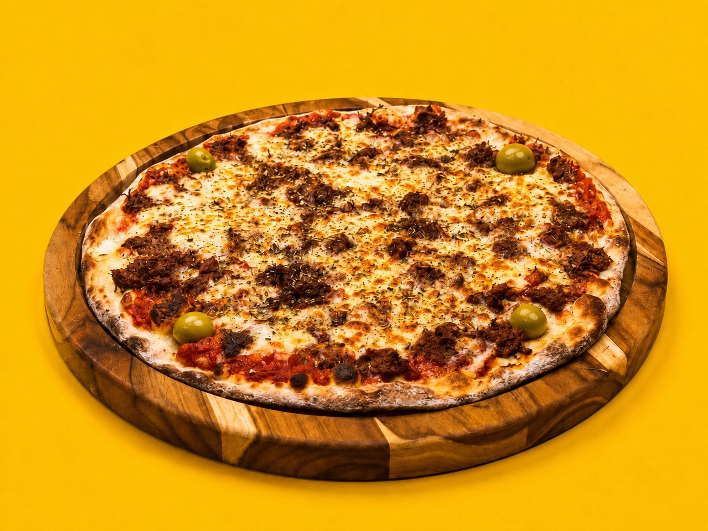Pizza broto de 25 centímetros cortada em 4 pedaços